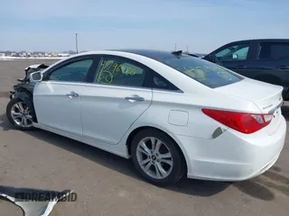 2012 Hyundai Sonata SE z VIN 5NPEC4AC4CH362031, wystawiony jako IAAI lot #41796480 z przebiegiem 160 659 mil mil oraz . Historia ofert i sprzedaży dostępna na DreamBid. Obrazek 3.