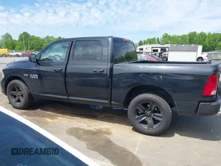 2015 Ram 1500 Express z VIN 1C6RR7KT4FS768971, wystawiony jako IAAI lot #42114105 z przebiegiem 97 725 mil mil oraz . Historia ofert i sprzedaży dostępna na DreamBid. Obrazek 14.