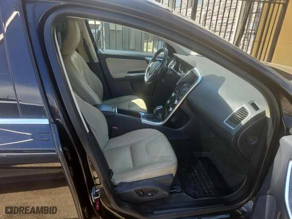 2016 Volvo XC60 T5 Drive-E Premier with VIN YV440MDK8G2853679, listed as a Copart auction lot 53969555 with 162,583 mi miles and Clean Title. Bid and sale history available at carsss.com. Image 5.