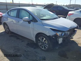 2024 Nissan Versa SV z VIN 3N1CN8EV2RL922631, wystawiony jako IAAI lot #41647773 z przebiegiem 7 416 mil mil oraz . Historia ofert i sprzedaży dostępna na DreamBid. Obrazek 1.