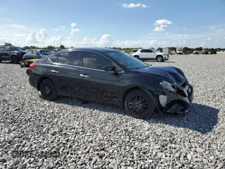 2017 Nissan Sentra S z VIN 3N1AB7AP2HY241906, wystawiony jako Copart lot #60789475 z przebiegiem 113 318 mil mil oraz Szkoda całkowita • Salvage title. Historia ofert i sprzedaży dostępna na DreamBid. Obrazek 4.