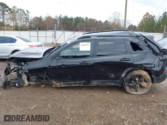 2016 Jeep Cherokee Latitude with VIN 1C4PJLCSXGW229710, listed as a IAAI auction lot 41094091 with 131,501 mi miles. Bid and sale history available at carsss.com. Image 19.