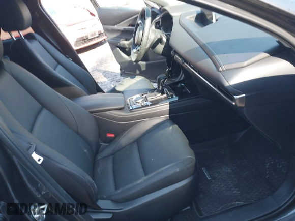 2025 Mazda CX-30 S Select Sport z VIN 3MVDMBBM4SM752011, wystawiony jako IAAI lot #41505023 z przebiegiem 1 601 mil mil oraz . Historia ofert i sprzedaży dostępna na DreamBid. Obrazek 5.