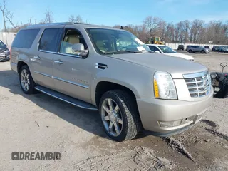 2008 Cadillac Escalade ESV z VIN 1GYFK66818R153525, wystawiony jako IAAI lot #41663948 z przebiegiem Nie podano mil oraz . Historia ofert i sprzedaży dostępna na DreamBid. Obrazek 1.