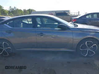 2024 Nissan Altima SR z VIN 1N4BL4CV7RN391989, wystawiony jako IAAI lot #42373504 z przebiegiem 34 653 mil mil oraz . Historia ofert i sprzedaży dostępna na DreamBid. Obrazek 13.