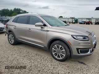 2020 Lincoln Nautilus Standard z VIN 2LMPJ6J91LBL15534, wystawiony jako Copart lot #57976835 z przebiegiem 32 572 mil mil oraz Szkoda całkowita • Salvage title. Historia ofert i sprzedaży dostępna na DreamBid. Obrazek 4.