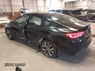 2015 Chrysler 200 S with VIN 1C3CCCBB7FN629131, listed as a IAAI auction lot 41428282 with 290,014 mi miles and . Bid and sale history available at carsss.com. Image 3.
