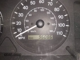 2000 Chevrolet Prizm LSi z VIN 1Y1SK528XYZ430060, wystawiony jako IAAI lot #41173059 z przebiegiem 96 086 mil mil oraz . Historia ofert i sprzedaży dostępna na DreamBid. Obrazek 16.