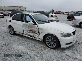 2011 BMW 3 Series 328i z VIN WBAPH7G53BNM58989, wystawiony jako Copart lot #79000604 z przebiegiem Nie podano mil oraz Nie do naprawy • Non repairable. Historia ofert i sprzedaży dostępna na DreamBid. Obrazek 4.