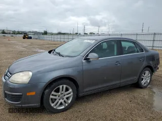 2007 Volkswagen Jetta 2.5 with VIN 3VWSF71K57M106657, listed as a Copart auction lot 61479105 with 94,898 mi miles and Salvage title. Bid and sale history available at DreamBid. Image 1.