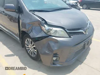 2019 Toyota Sienna XLE Auto Access Seat z VIN 5TDYZ3DC4KS970576, wystawiony jako IAAI lot #42166276 z przebiegiem 112 769 mil mil oraz . Historia ofert i sprzedaży dostępna na DreamBid. Obrazek 6.