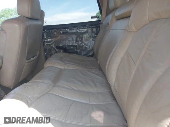 2001 Chevrolet Tahoe LS z VIN 1GNEC13T11J253789, wystawiony jako IAAI lot #42149420 z przebiegiem Nie podano mil oraz . Historia ofert i sprzedaży dostępna na DreamBid. Obrazek 8.