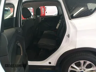 2017 Ford Escape SE z VIN 1FMCU0GD2HUD67783, wystawiony jako IAAI lot #42575794 z przebiegiem 98 188 mil mil oraz . Historia ofert i sprzedaży dostępna na DreamBid. Obrazek 28.