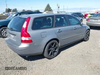 2005 Volvo V50 с VIN YV1MW682752045922, выставлен на аукционе IAAI как лот 42203146 с пробегом 136 175 миль миль и . История ставок и продаж доступна на DreamBid. Изображение 4.