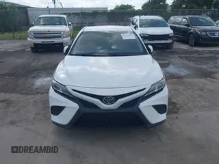 2020 Toyota Camry SE z VIN 4T1G11AK7LU975234, wystawiony jako IAAI lot #41912569 z przebiegiem 114 547 mil mil oraz . Historia ofert i sprzedaży dostępna na DreamBid. Obrazek 12.