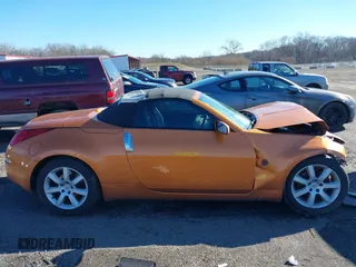 2004 Nissan 350Z Touring z VIN JN1AZ36A24T000472, wystawiony jako IAAI lot #38684053 z przebiegiem 65 769 mil mil oraz . Historia ofert i sprzedaży dostępna na DreamBid. Obrazek 13.