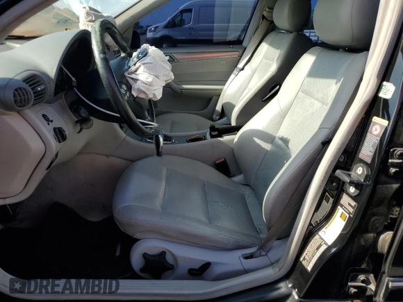 2006 Mercedes-Benz C 230 Sport z VIN WDBRF52H26F783588, wystawiony jako Copart lot #55117035 z przebiegiem 106 074 mil mil oraz Szkoda całkowita • Salvage title. Historia ofert i sprzedaży dostępna na DreamBid. Obrazek 7.