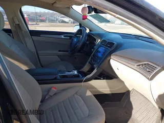 2020 Ford Fusion SE with VIN 3FA6P0LU1LR134904, listed as a IAAI auction lot 41448356 with 84,459 mi miles and . Bid and sale history available at DreamBid. Image 5.