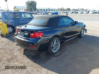 2015 BMW 2 Series 228i с VIN WBA1K5C59FV242829, выставлен на аукционе IAAI как лот 41899187 с пробегом 71 207 миль миль и . История ставок и продаж доступна на DreamBid. Изображение 4.