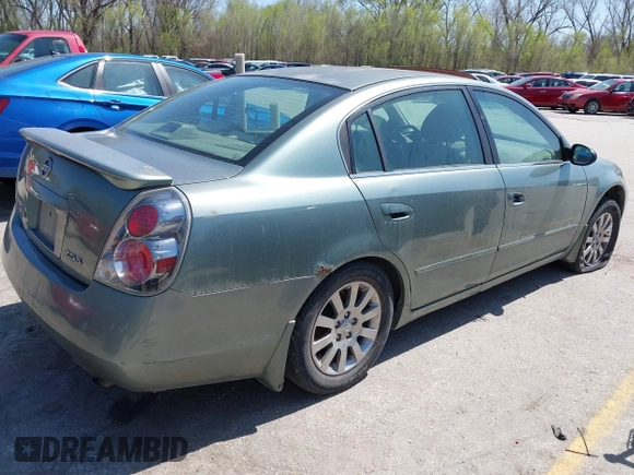 2005 Nissan Altima 2.5 S with VIN 1N4AL11DX5C269251, listed as a IAAI auction lot 41979332 with 236,068 mi miles. Bid and sale history available at carsss.com. Image 4.