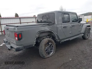 2022 Jeep Gladiator High Altitude with VIN 1C6HJTFG4NL131029, listed as a IAAI auction lot 41789060 with 50,347 mi miles and . Bid and sale history available at DreamBid. Image 4.