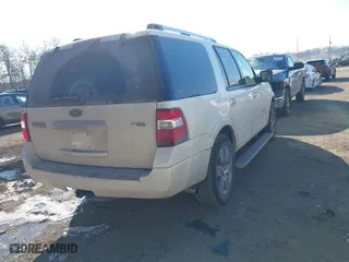 2008 Ford Expedition Limited with VIN 1FMFU20558LA39078, listed as a IAAI auction lot 41390925 with 206,469 mi miles. Bid and sale history available at carsss.com. Image 4.