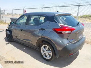 2020 Nissan Kicks S z VIN 3N1CP5BV9LL525082, wystawiony jako IAAI lot #42322672 z przebiegiem 48 035 mil mil oraz . Historia ofert i sprzedaży dostępna na DreamBid. Obrazek 3.
