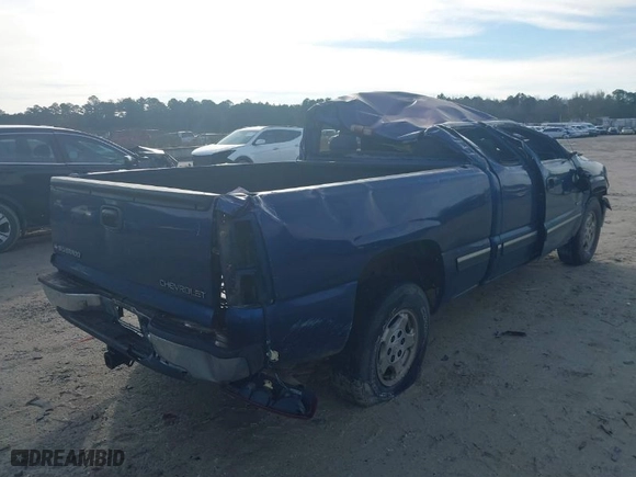 2000 Chevrolet Silverado 1500 LS with VIN 2GCEC19TXY1104785, listed as a IAAI auction lot 41200195 with 1 mi miles. Bid and sale history available at carsss.com. Image 4.
