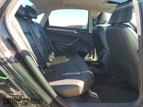 2016 Volkswagen Passat SE z VIN 1VWBT7A36GC003556, wystawiony jako Copart lot #55245595 z przebiegiem 84 939 mil mil oraz Szkoda całkowita • Salvage title. Historia ofert i sprzedaży dostępna na DreamBid. Obrazek 10.