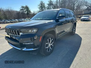 2023 Jeep Grand Cherokee Limited z VIN 1C4RJJBGXP8768701, wystawiony jako Copart lot #49987985 z przebiegiem 51 685 mil mil oraz Czysty tytuł • Clean title. Historia ofert i sprzedaży dostępna na DreamBid. Obrazek 1.