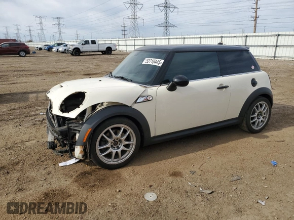 2013 MINI Hardtop S with VIN WMWSV3C54DT478670, listed as a Copart auction lot 52710445 with 58,974 mi miles and Salvage title. Bid and sale history available at DreamBid. Image 1.