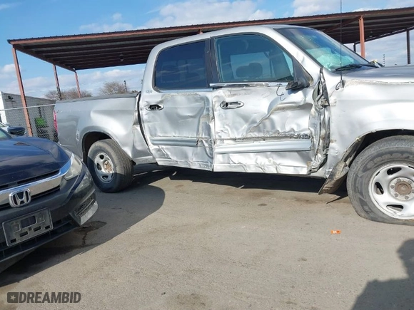2005 Toyota Tundra SR5 with VIN 5TBET34125S464051, listed as a IAAI auction lot 41551540 with 374,191 mi miles. Bid and sale history available at carsss.com. Image 6.