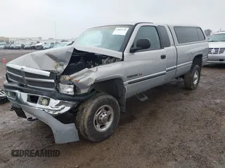 2000 Dodge Ram 2500 with VIN 1B7KF23W0YJ126951, listed as a IAAI auction lot 41802970 with 179,644 mi miles. Bid and sale history available at carsss.com. Image 2.