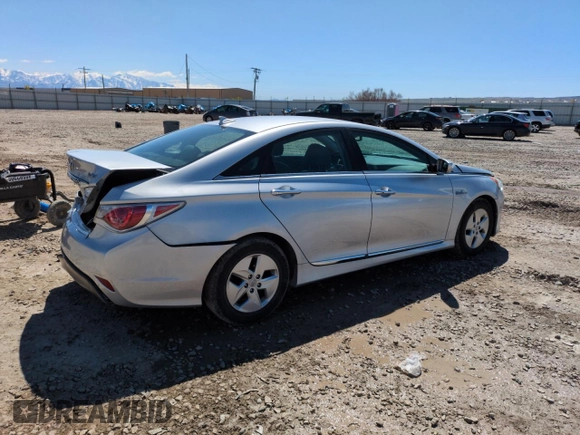 2012 Hyundai Sonata Hybrid с VIN KMHEC4A40CA063129, выставлен на аукционе Copart как лот 52650245 с пробегом 121 519 миль миль и Списание • Salvage title. История ставок и продаж доступна на DreamBid. Изображение 3.