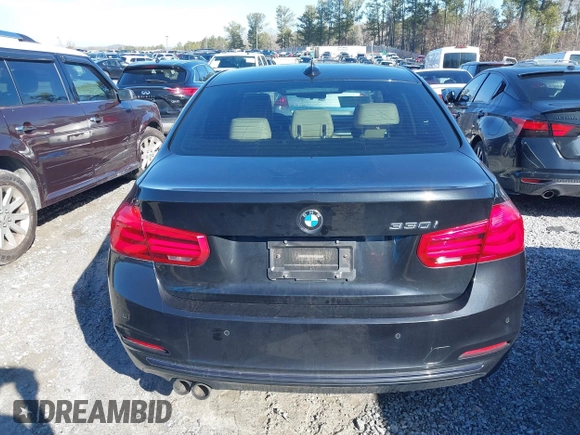 2017 BMW 3 Series 330i z VIN WBA8B9G34HNU56984, wystawiony jako IAAI lot #41455133 z przebiegiem 75 824 mil mil oraz . Historia ofert i sprzedaży dostępna na DreamBid. Obrazek 17.