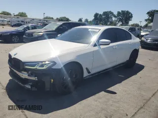 2022 BMW 5 Series 530i z VIN WBA53BH0XNWX54702, wystawiony jako Copart lot #58086855 z przebiegiem 28 595 mil mil oraz Szkoda całkowita • Salvage title. Historia ofert i sprzedaży dostępna na DreamBid. Obrazek 1.