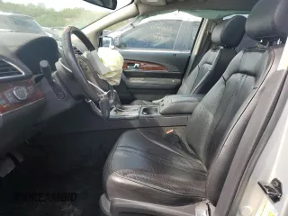 2011 Lincoln MKX z VIN 2LMDJ8JK2BBJ32076, wystawiony jako Copart lot #53683345 z przebiegiem 131 501 mil mil oraz Szkoda całkowita • Salvage title. Historia ofert i sprzedaży dostępna na DreamBid. Obrazek 7.