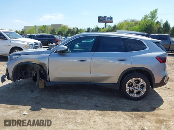 2023 BMW X1 xDrive28i z VIN WBX73EF03P5X46405, wystawiony jako IAAI lot #42038660 z przebiegiem 21 994 mil mil oraz . Historia ofert i sprzedaży dostępna na DreamBid. Obrazek 15.