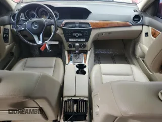 2012 Mercedes-Benz C 250 Sport z VIN WDDGF4HB7CR220929, wystawiony jako Copart lot #58982105 z przebiegiem 72 639 mil mil oraz Czysty tytuł • Clean title. Historia ofert i sprzedaży dostępna na DreamBid. Obrazek 8.