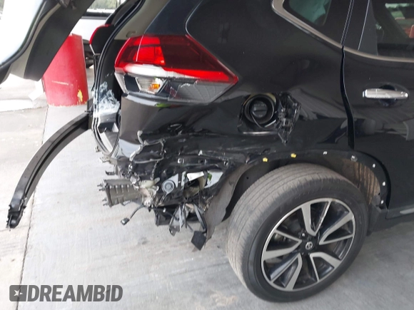 2019 Nissan Rogue SV with VIN 5N1AT2MTXKC809627, listed as a IAAI auction lot 40705533 with 28,463 mi miles and . Bid and sale history available at DreamBid. Image 6.