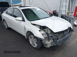 2010 Nissan Altima 3.5 SR with VIN 1N4BL2AP4AN558709, listed as a IAAI auction lot 41755581 with 175,006 mi miles. Bid and sale history available at carsss.com. Image 1.