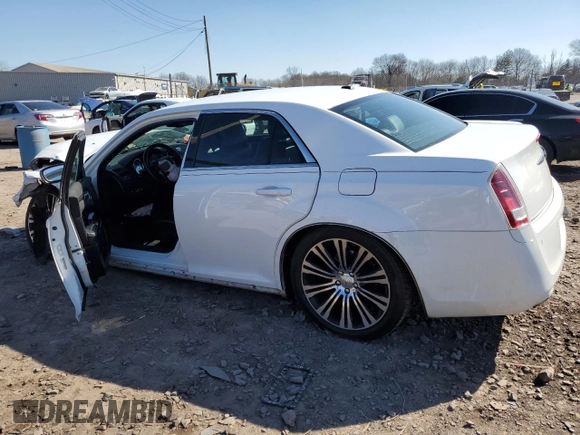 2013 Chrysler 300 with VIN 2C3CCABGXDH739421, listed as a Copart auction lot 47422055 with 117,364 mi miles and Salvage Title. Bid and sale history available at carsss.com. Image 2.
