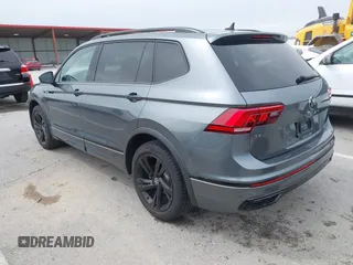 2023 Volkswagen Tiguan SE R-Line Black с VIN 3VVCB7AX5PM039767, выставлен на аукционе IAAI как лот 42014072 с пробегом 18 424 миль миль и . История ставок и продаж доступна на DreamBid. Изображение 3.