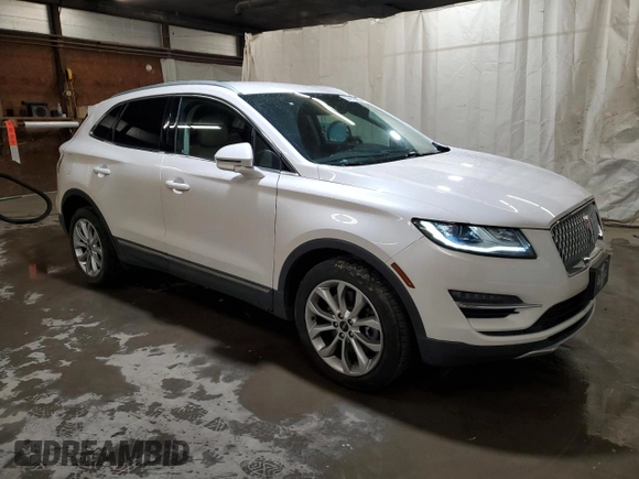2019 Lincoln MKC Select z VIN 5LMCJ2D9XKUL26052, wystawiony jako Copart lot #54118395 z przebiegiem 66 335 mil mil oraz Szkoda całkowita • Salvage title. Historia ofert i sprzedaży dostępna na DreamBid. Obrazek 4.