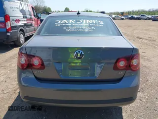 2009 Volkswagen Jetta Sedan SE with VIN 3VWRM71K39M028354, listed as a IAAI auction lot 42025287 with 140,351 mi miles. Bid and sale history available at carsss.com. Image 16.