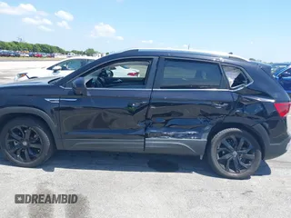 2024 Volkswagen Taos SE z VIN 3VVEX7B20RM047467, wystawiony jako IAAI lot #42290021 z przebiegiem 4 345 mil mil oraz . Historia ofert i sprzedaży dostępna na DreamBid. Obrazek 14.