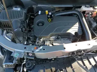 2025 Chevrolet Equinox FWD RS z VIN 3GNAXLEG0SL176308, wystawiony jako Copart lot #85438204 z przebiegiem 13 mil mil oraz Szkoda całkowita • Salvage title. Historia ofert i sprzedaży dostępna na DreamBid. Obrazek 14.