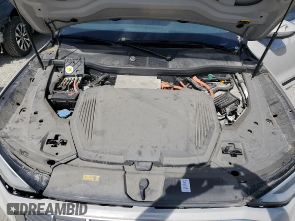 2022 Audi e-tron Premium Plus with VIN WA1LAAGE5NB025922, listed as a Copart auction lot 60321775 with 35,498 mi miles and Clean title. Bid and sale history available at DreamBid. Image 12.