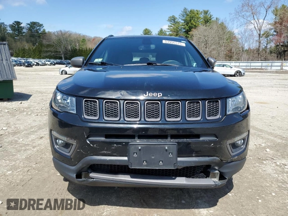 2021 Jeep Compass 80th Anniversary z VIN 3C4NJDEB2MT570661, wystawiony jako Copart lot #53956575 z przebiegiem 32 593 mil mil oraz Szkoda całkowita • Salvage title. Historia ofert i sprzedaży dostępna na DreamBid. Obrazek 5.
