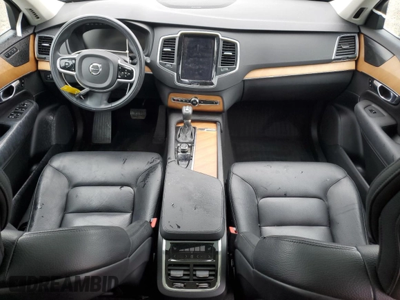 2022 Volvo XC90 Momentum with VIN YV4A221K3N1864761, listed as a Copart auction lot 59189595 with 33,098 mi miles and Salvage title. Bid and sale history available at DreamBid. Image 8.